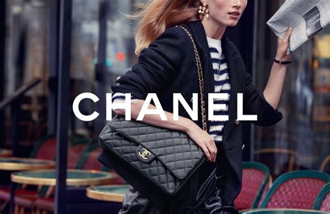 THE CHANEL ICONIC BAG AS SEEN BY RIANNE VAN 